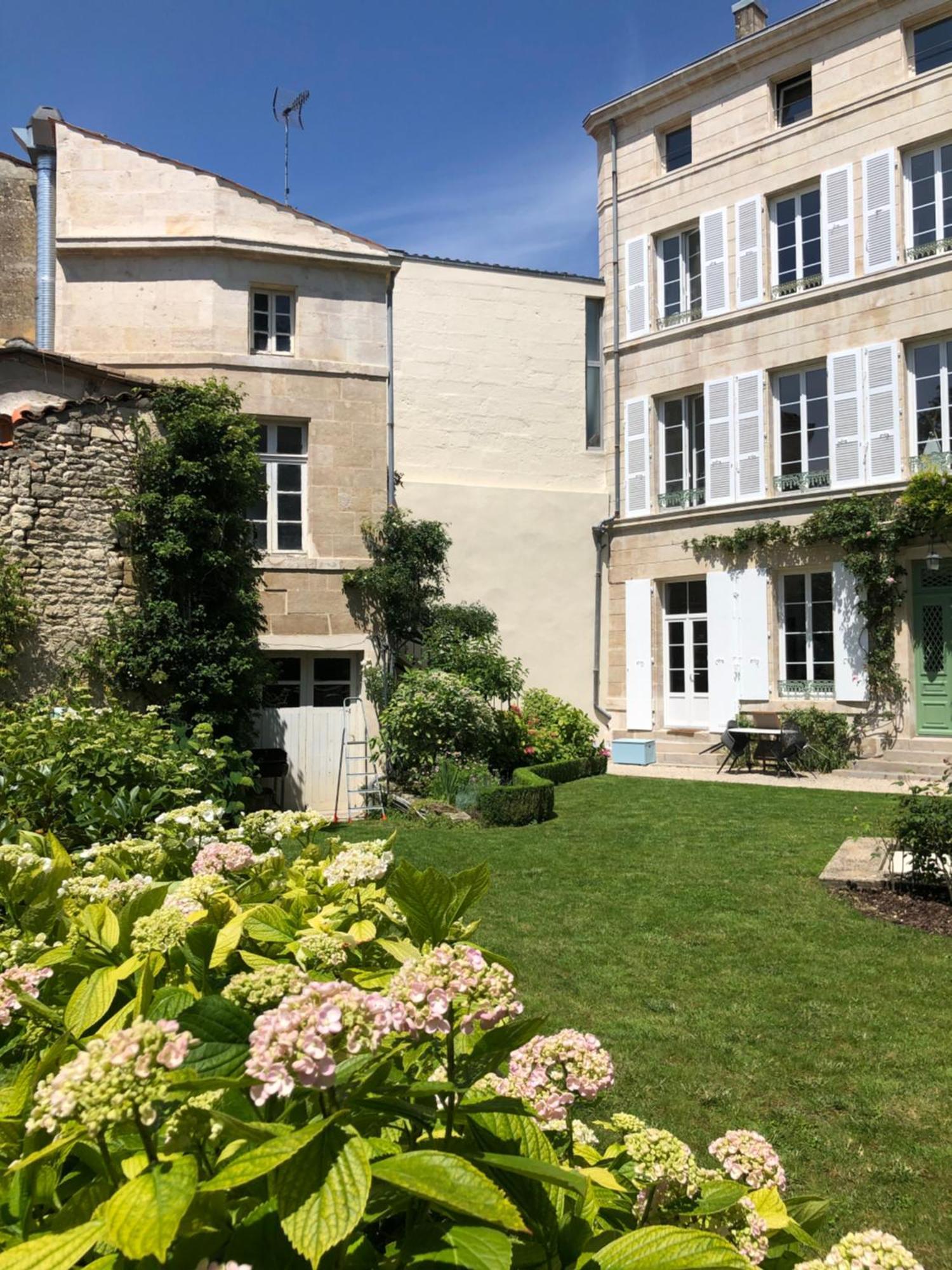 L'Hotel Particulier Du 12 Niort Exterior foto